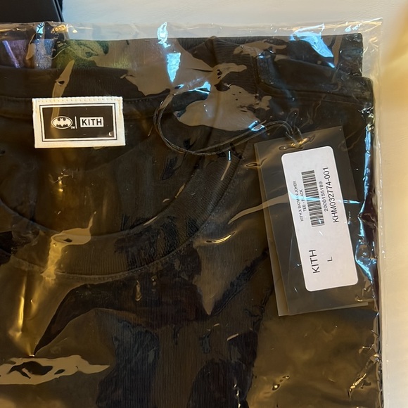 BATMAN X KITH JOKER Tee in BLACK 🦇💜♣️ Mens Size Large NWT 🏷️ - Picture 6 of 10